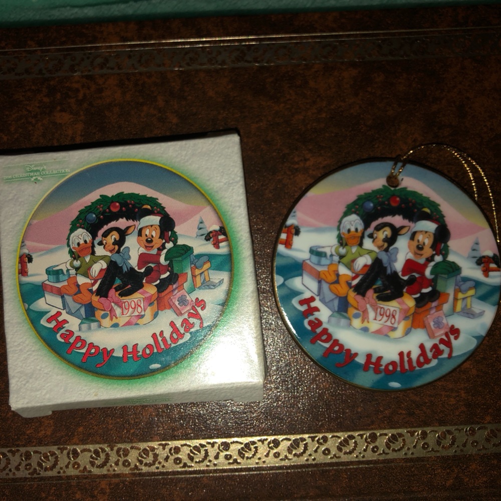 Walt Disney Mickey Mouse Happy Holidays 1998 Vintage Christmas Ornament